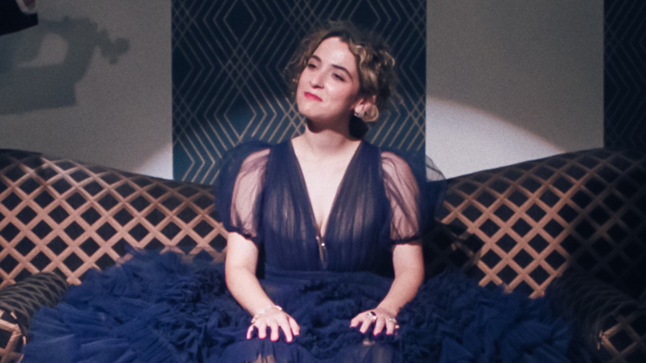 PHOEBE GETTING A COUCH 